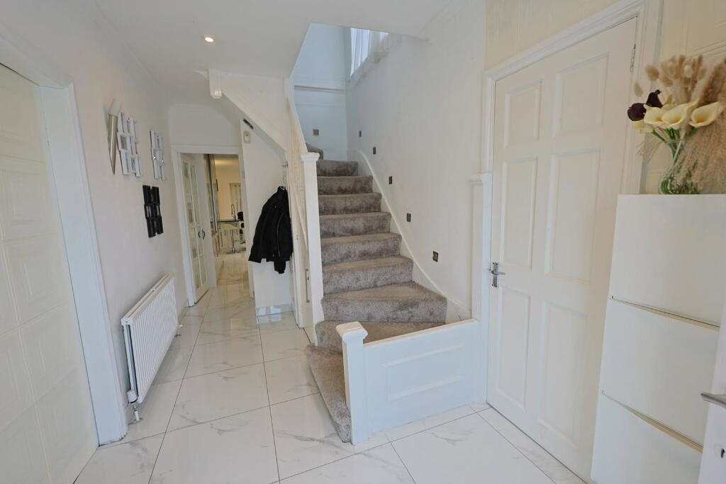 House in Harrow - View 3