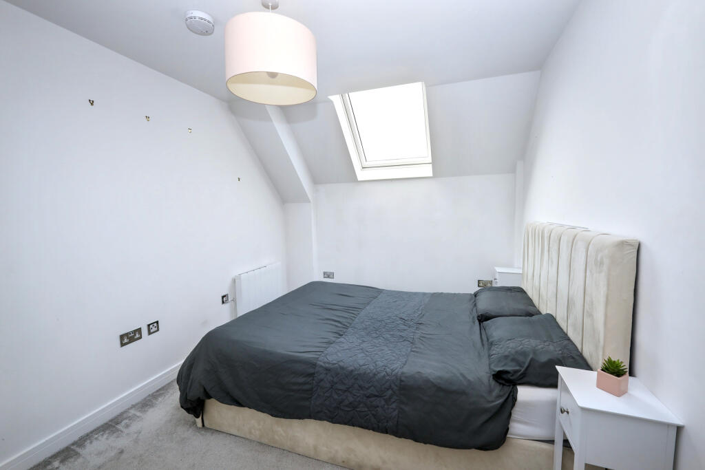 Apartment in Stockport, Greater Manchester - View 4