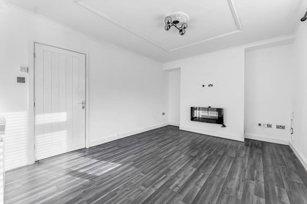 Southwold Drive, Nottingham, NG8 1PD - View 4