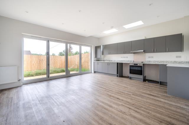 Main image of property: Bear Close, Woodstock, OX20