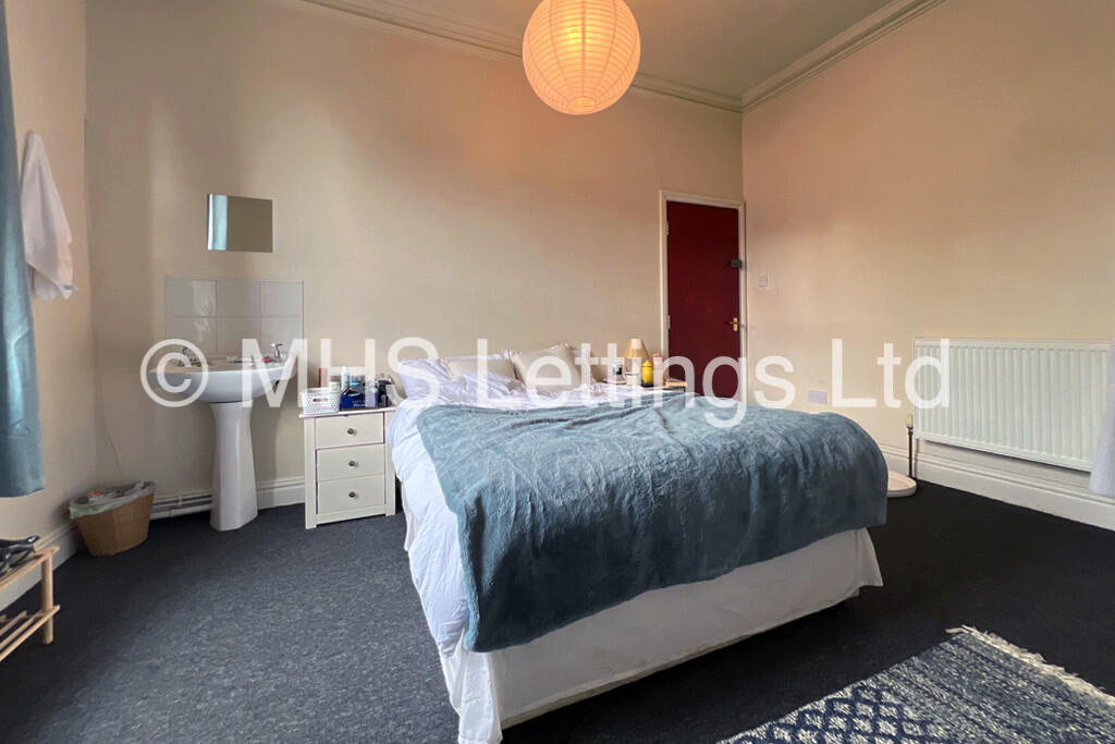 6 bedroom terraced house for rent