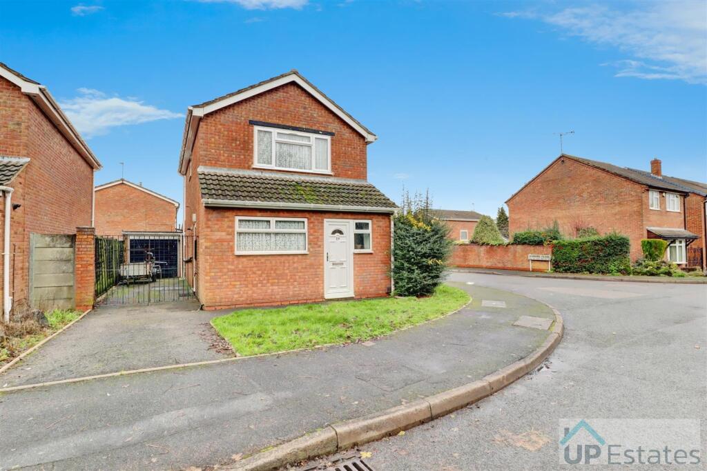 3-bed detached on Leaward Close, Stockingford, Nuneaton, £245,000