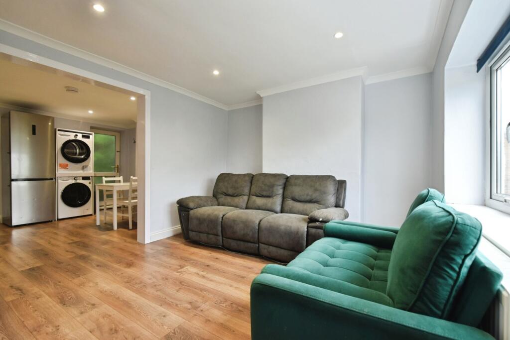 House in Ystalyfera, Neath Port Talbot - View 5