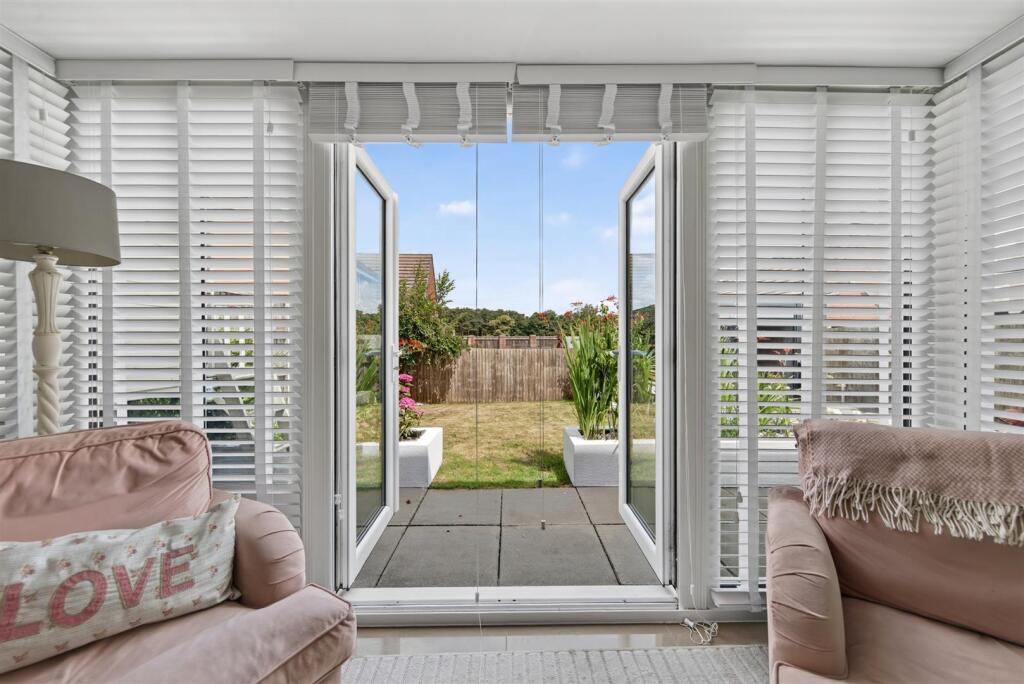 House in Lower Harlestone, Harlestone Manor - View 3
