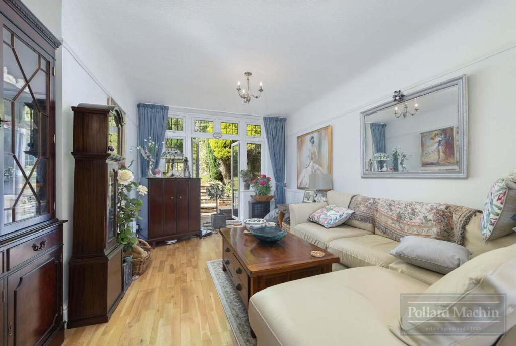 House in Croydon - View 3