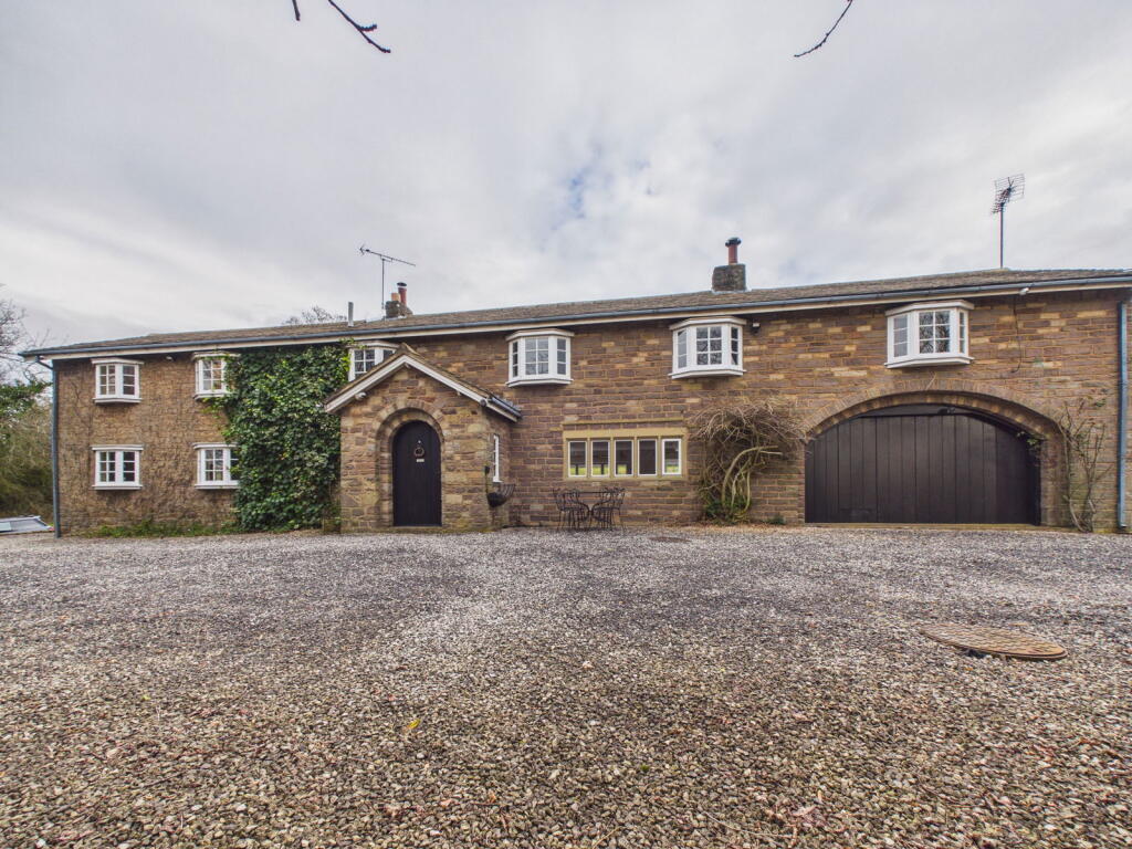 Main image of property: Giant House Farm, Tower Nook, Upholland, WN8 0DR