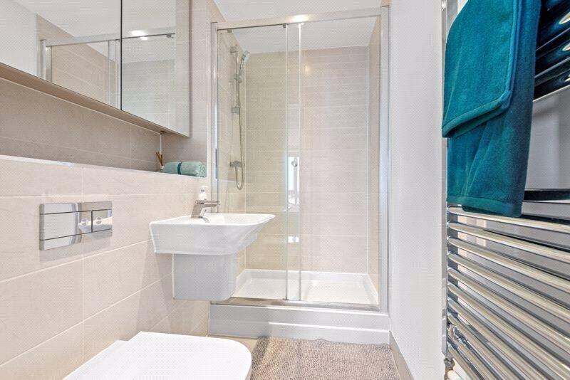 Apartment in Slough - More