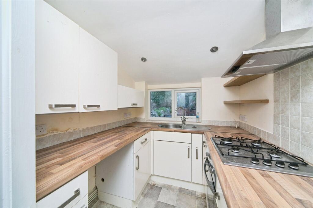 Abergele Road, Old Colwyn, Colwyn Bay, Conwy, LL29 photo 2
