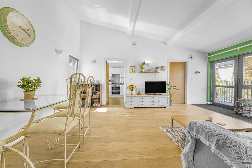 Apartment in Kingswood, Hanham Hall, Hanham Abbots - View 4
