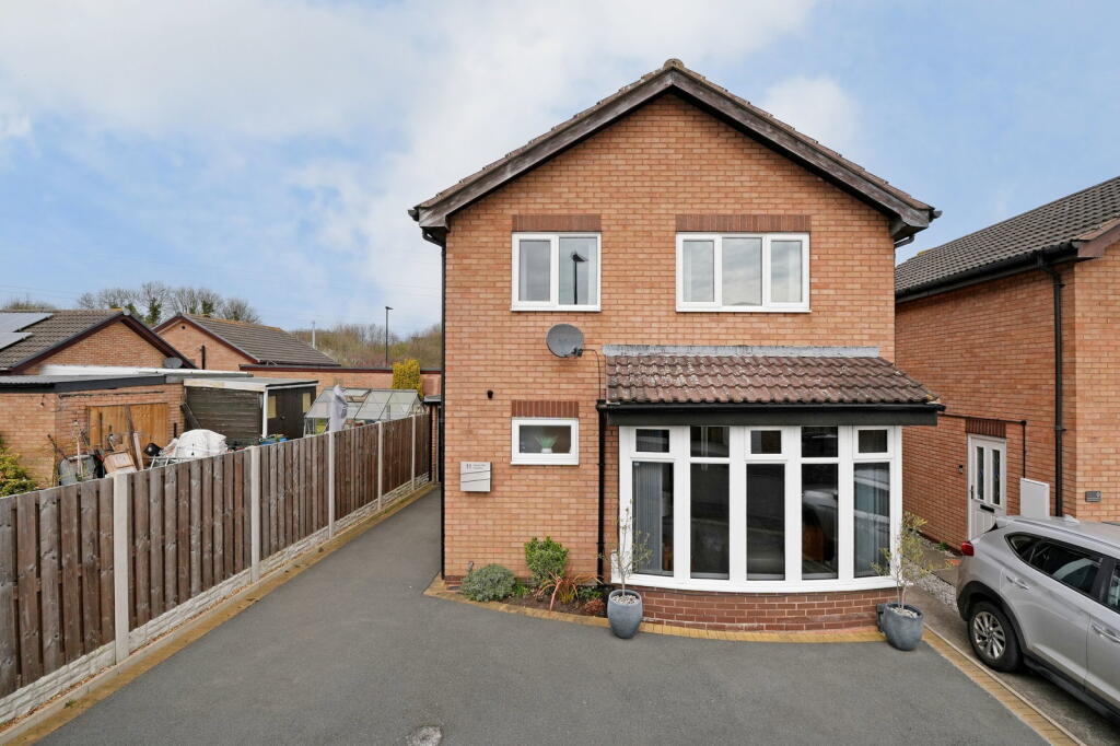 Main image of property: Cleeve Hill Gardens, Waterthorpe