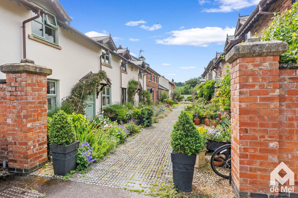 East Court Mews, Charlton Kings, Cheltenham, GL52