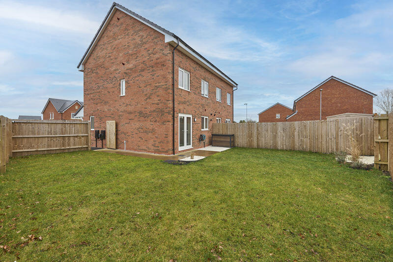 Rosebay Gardens, Standish, Wigan photo 4