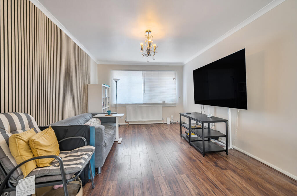 House in Reading, Lower Earley, Earley - View 4