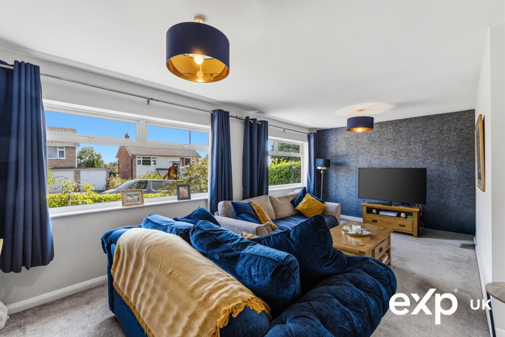 House in Nottingham, Ravenshead - More
