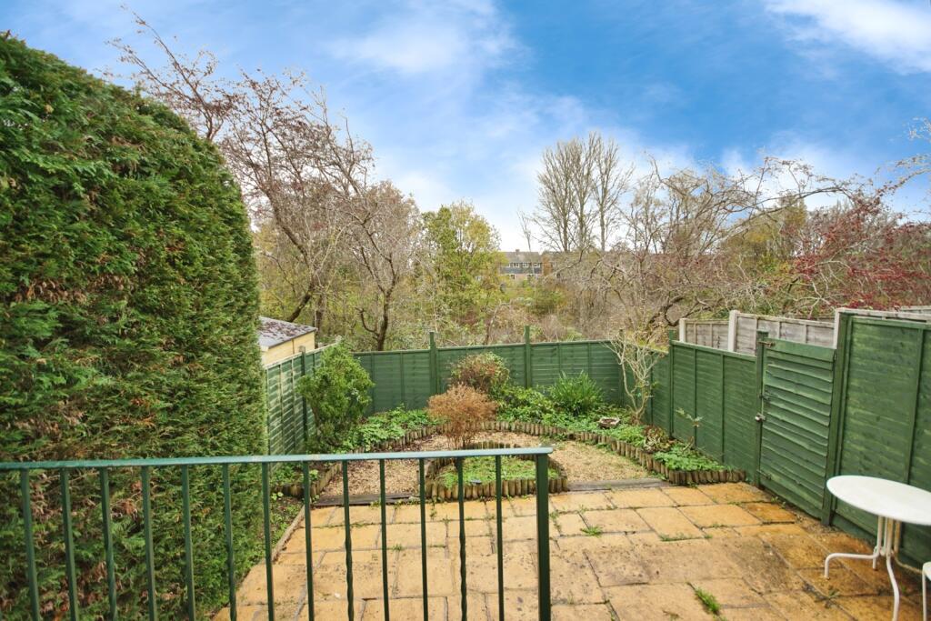Pennine Road, BRISTOL, Avon, BS30 photo 2