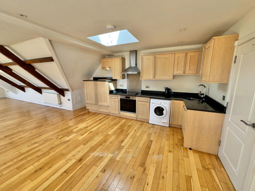 Apartment in Plymouth, Pennycomequick - View 4
