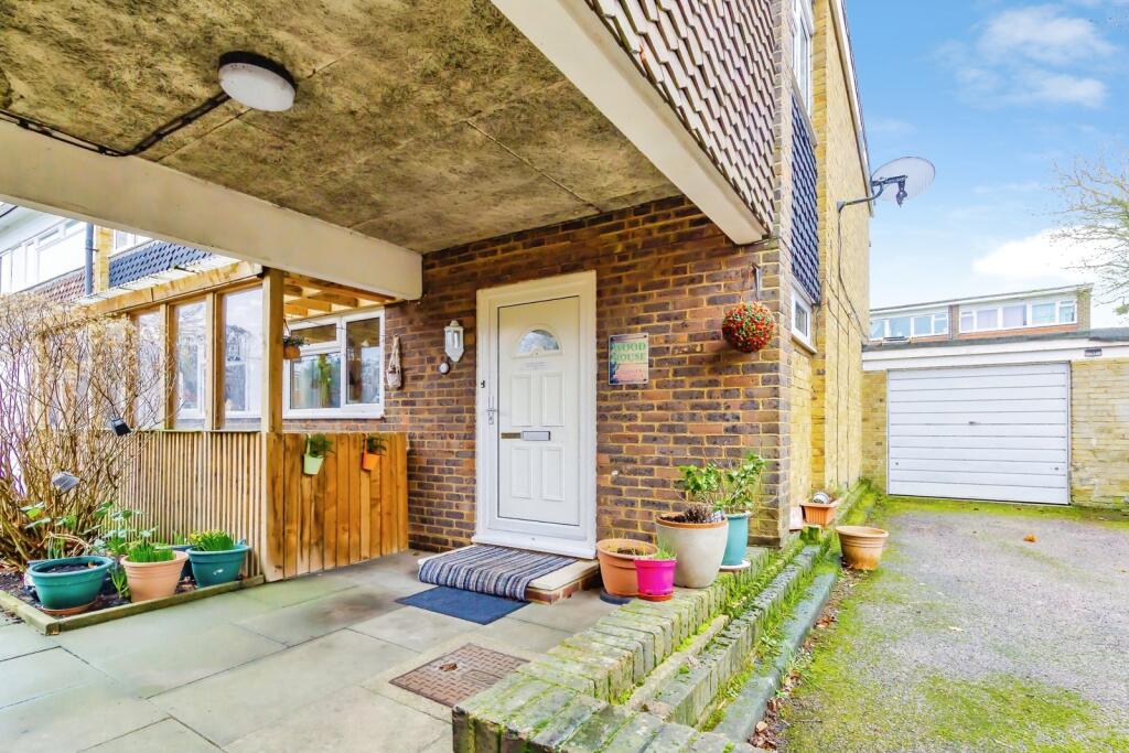 Main image of property: Bracewood Gardens, Croydon, CR0