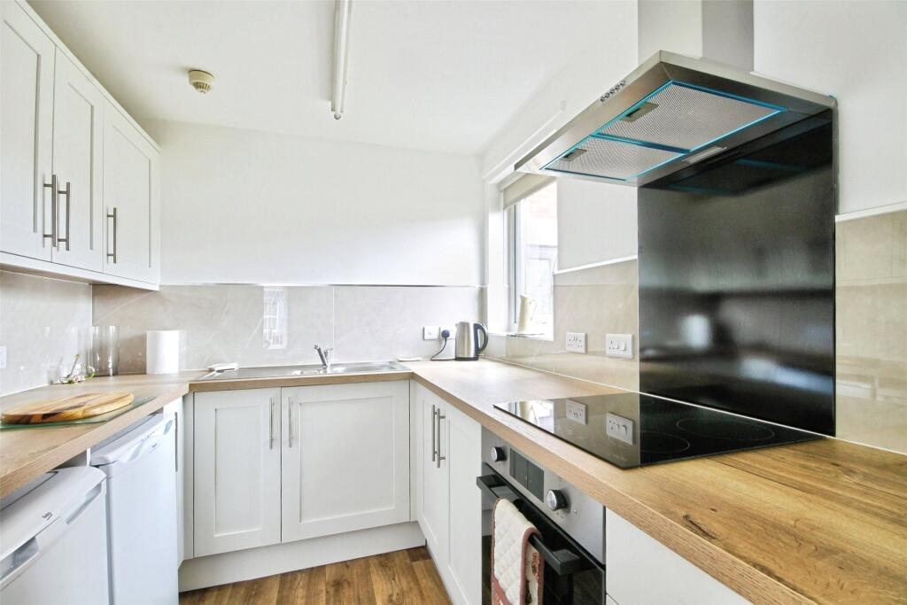 Apartment in Chester-le-Street, South Pelaw - View 5