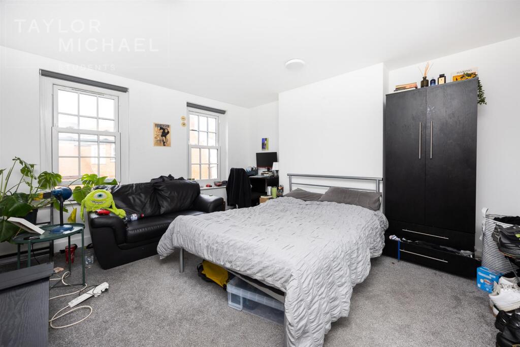 Apartment in Brighton - View 5