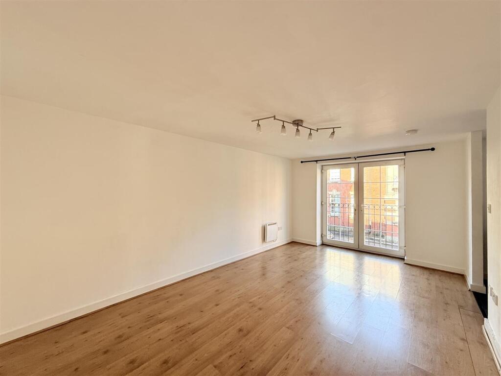 Apartment in Stockport - View 4