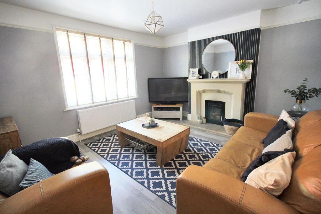 House in Alveston - More