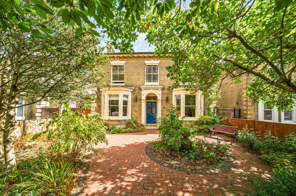 Main image of property: The Avenue, Southampton, Hampshire, SO17