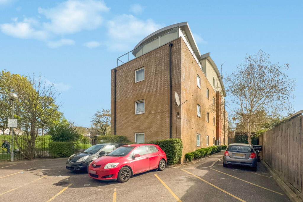 Main image of property: Chamberlain Close, Ilford, IG1