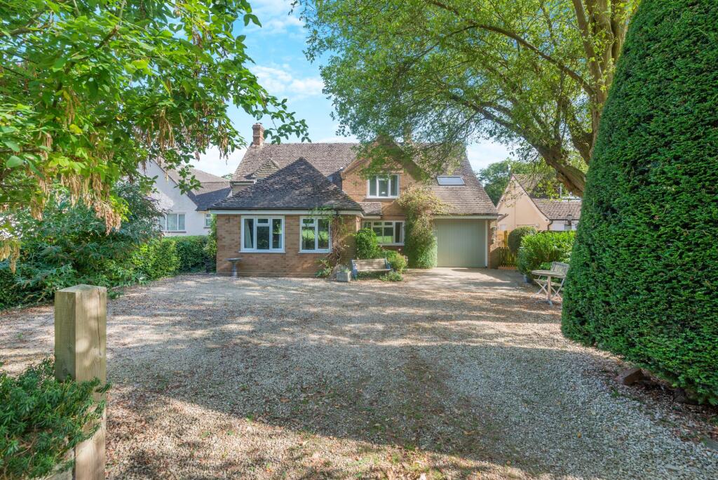 Main image of property: Gable House, 13 Dog Close, Adderbury, Ox17 3ef