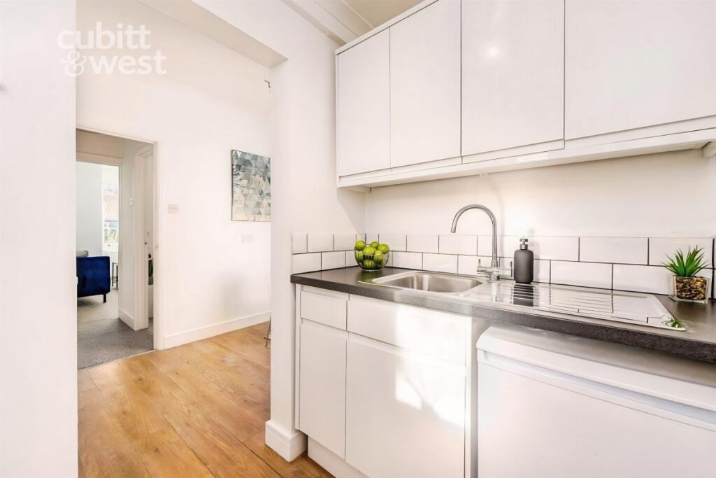 AVAILABLE IMMEDIATELY, Payne Terrace, BN1 photo 5