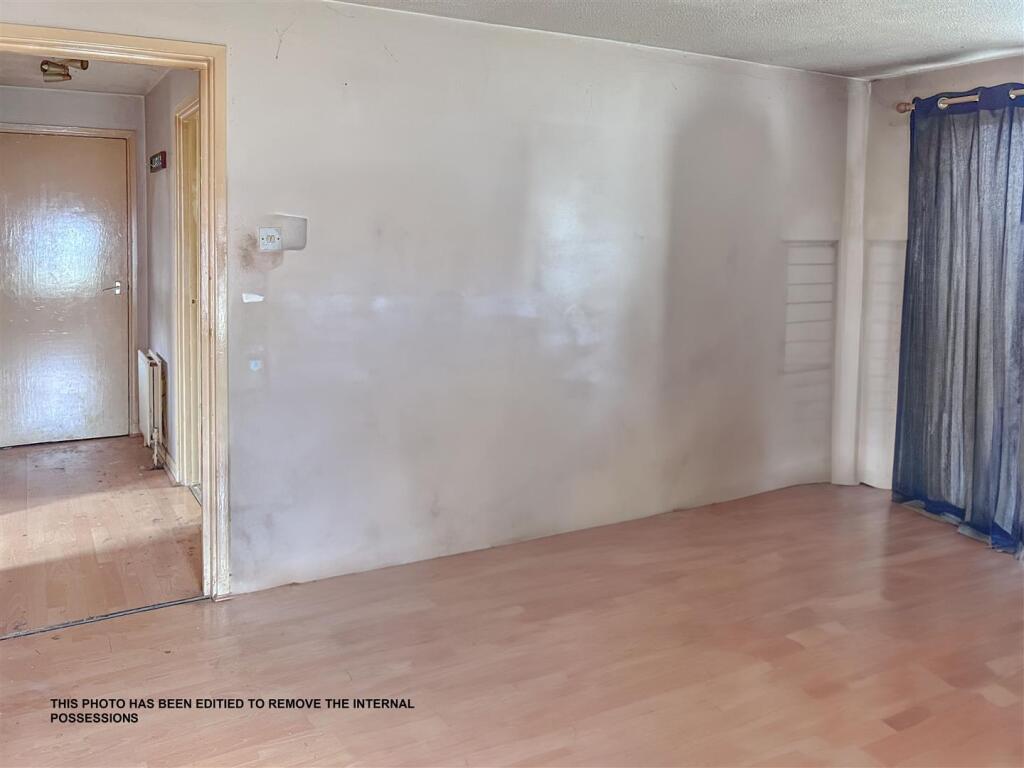 Apartment in Hemel Hempstead - View 3