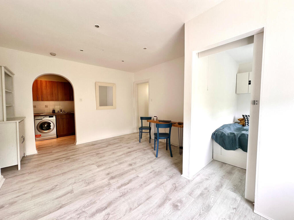 Main image of property: The Mall, London, W5