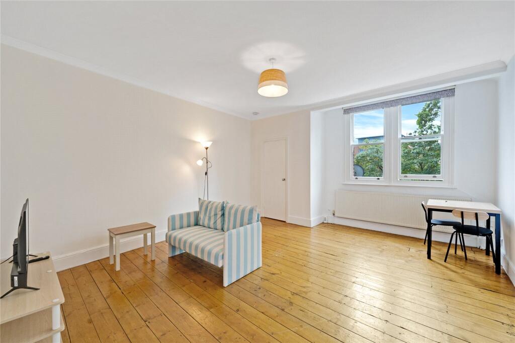 Apartment in Twickenham, St Margarets - View 2