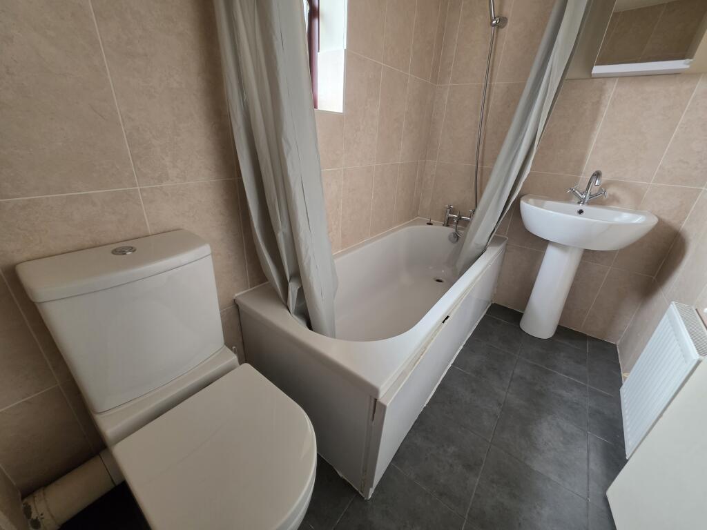 Additional image 4 of Lyde Road