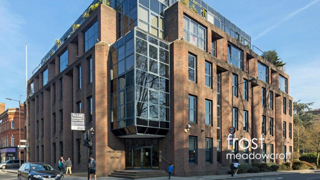 Lincoln House Hammersmith Rd W14 Office 1.jpg