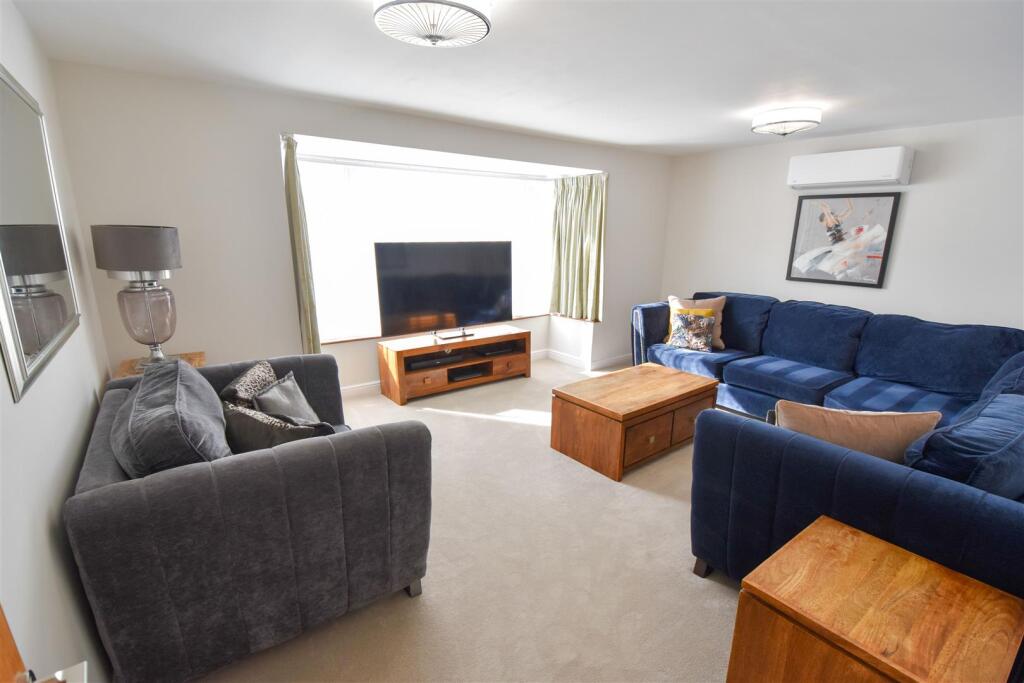 House in Brentwood, Kelvedon Hatch - View 4