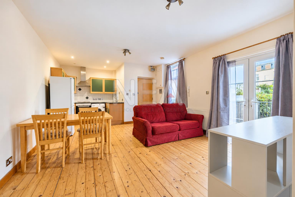 Apartment in Reading - View 2