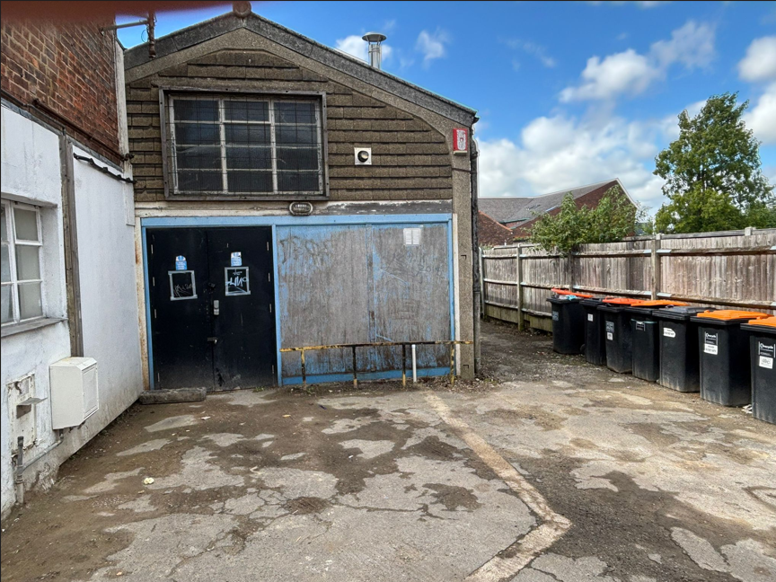 Main image of property: High Street North, Dunstable, Bedfordshire, LU6