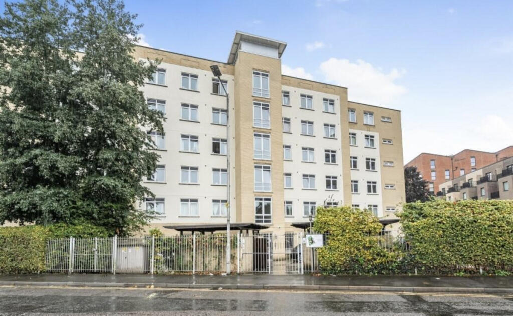 Main image of property: Kenavon Drive, Reading, RG1
