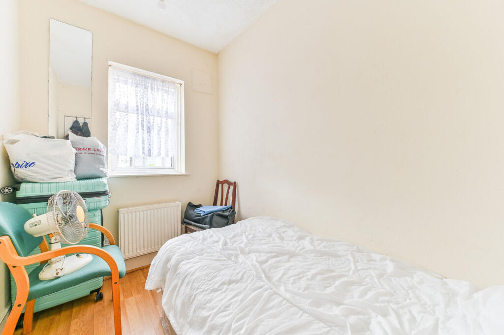 House in Croydon - View 5