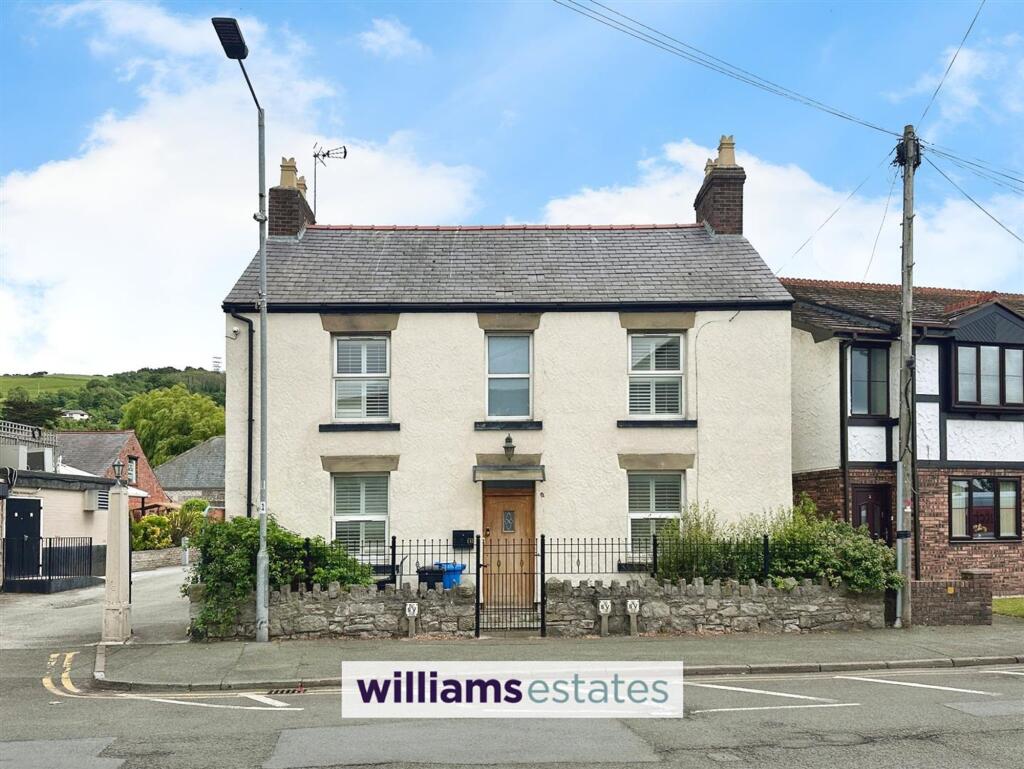 3-bed detached on Meliden Road, Prestatyn, LL19, £215,000