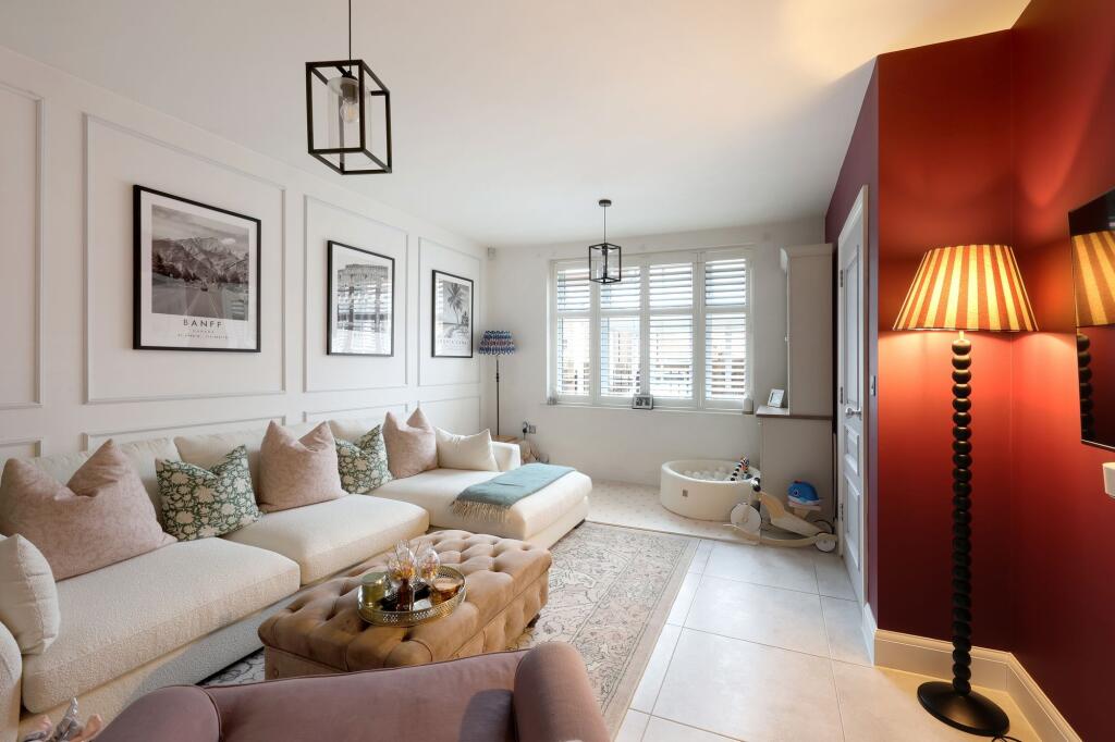 House in Jordans, Wilton Park, Beaconsfield - View 4