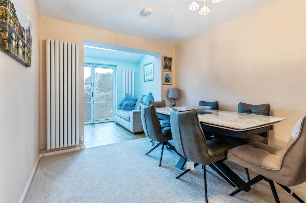 Barnside Close, Bury, Greater Manchester, BL9 photo 4