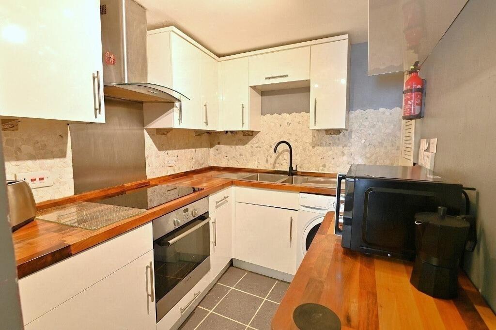 Apartment in Edinburgh - More