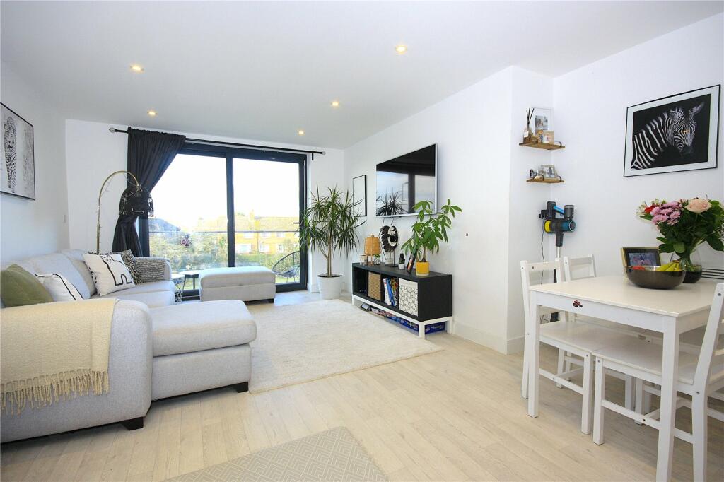 Main image of property: Leigh Road, Havant, Hampshire, PO9