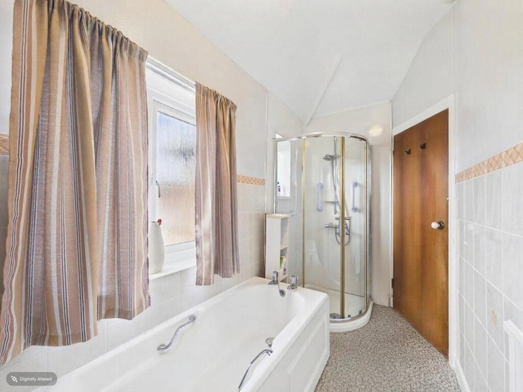 House in Wakefield, Featherstone - View 5