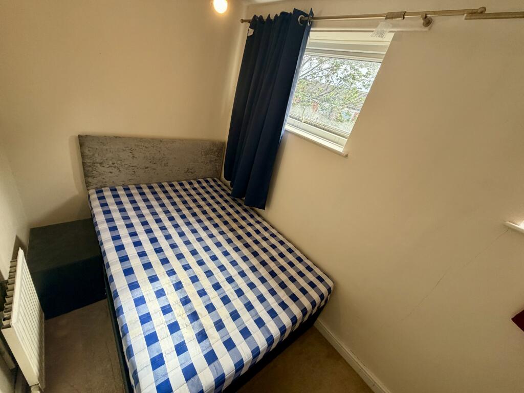 3 bedroom semi-detached house for rent