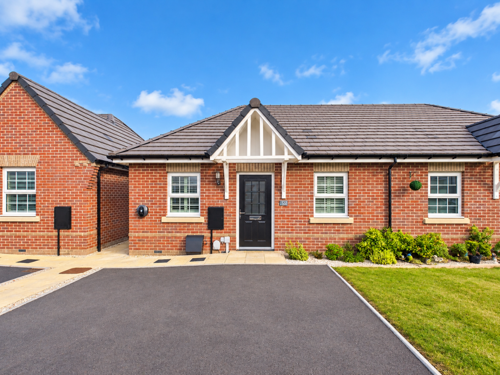 2-bed semi-detached on Bedford Way, Ross-on-wye, £295,000