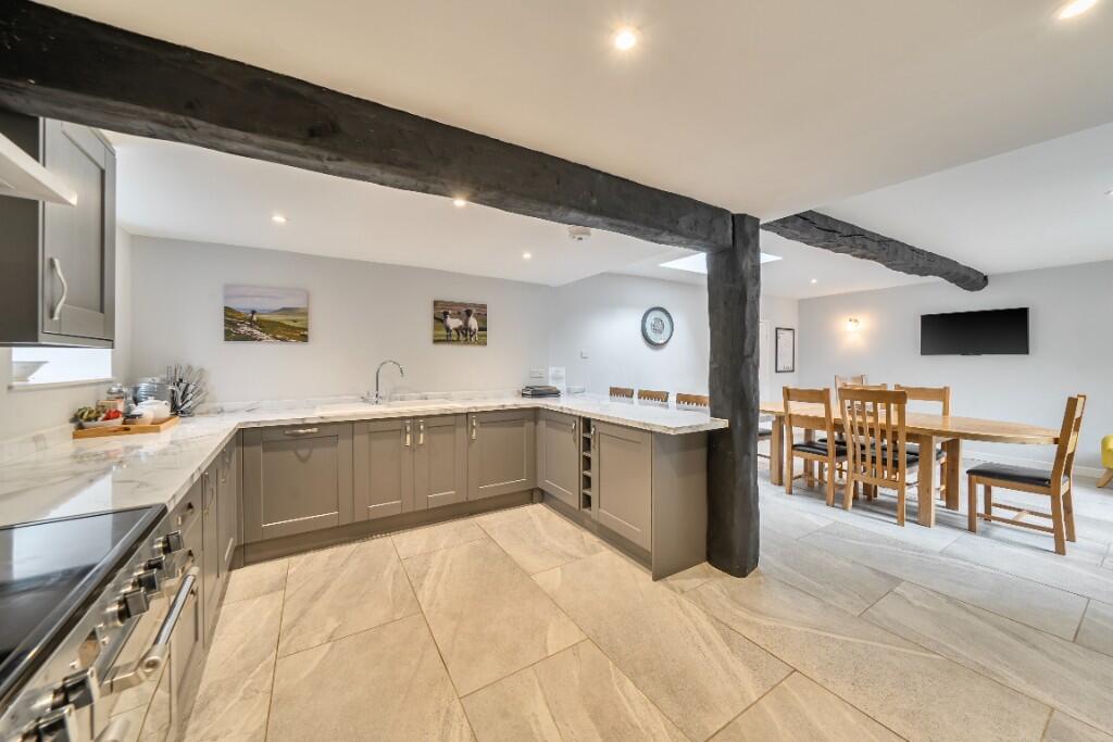 Merchants House, 6 Market Place, Masham, HG4 4EB - View 6