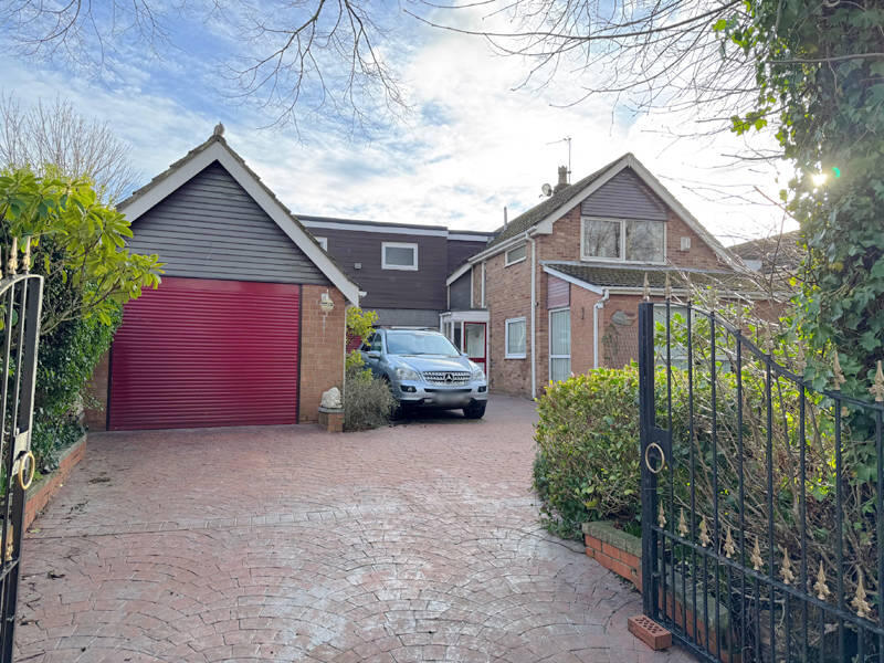 Main image of property: LIME GROVE - THORNTON CLEVELEYS  - FY5 4DE