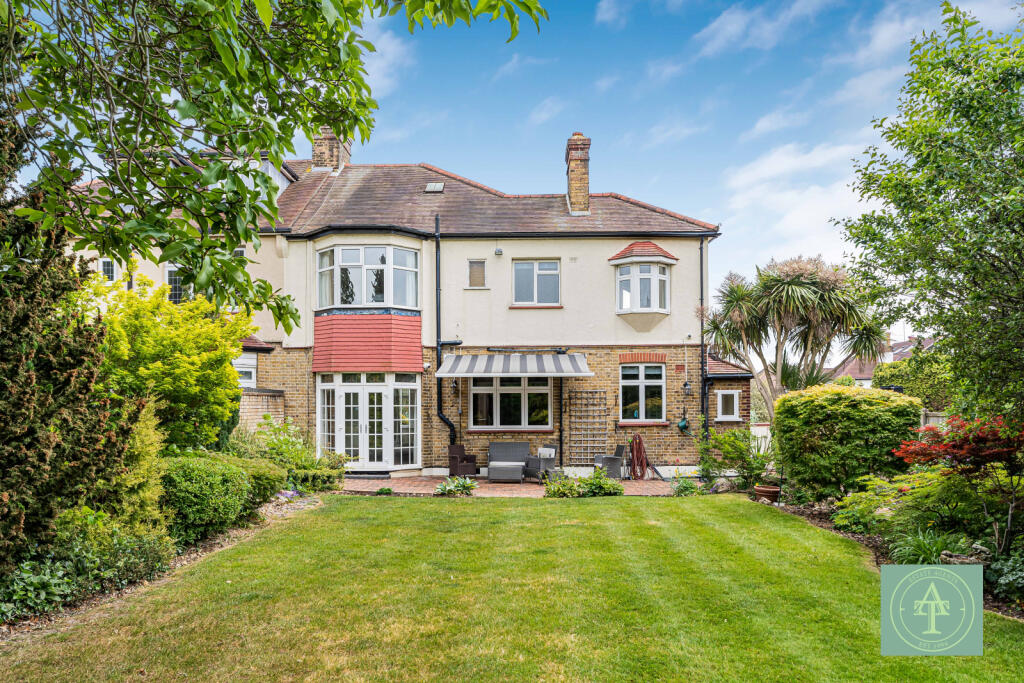 Main image of property: Ringwood Way, Winchmore Hill, London, N21